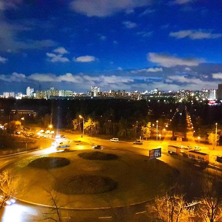 Шикарная Vip Квартира 8 Мин Пешком От М Дарница Kiev Ngoại thất bức ảnh